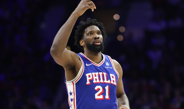 Kaiyun网页版-值得表扬！恩比德本赛季出战20场比赛 已超越上赛季